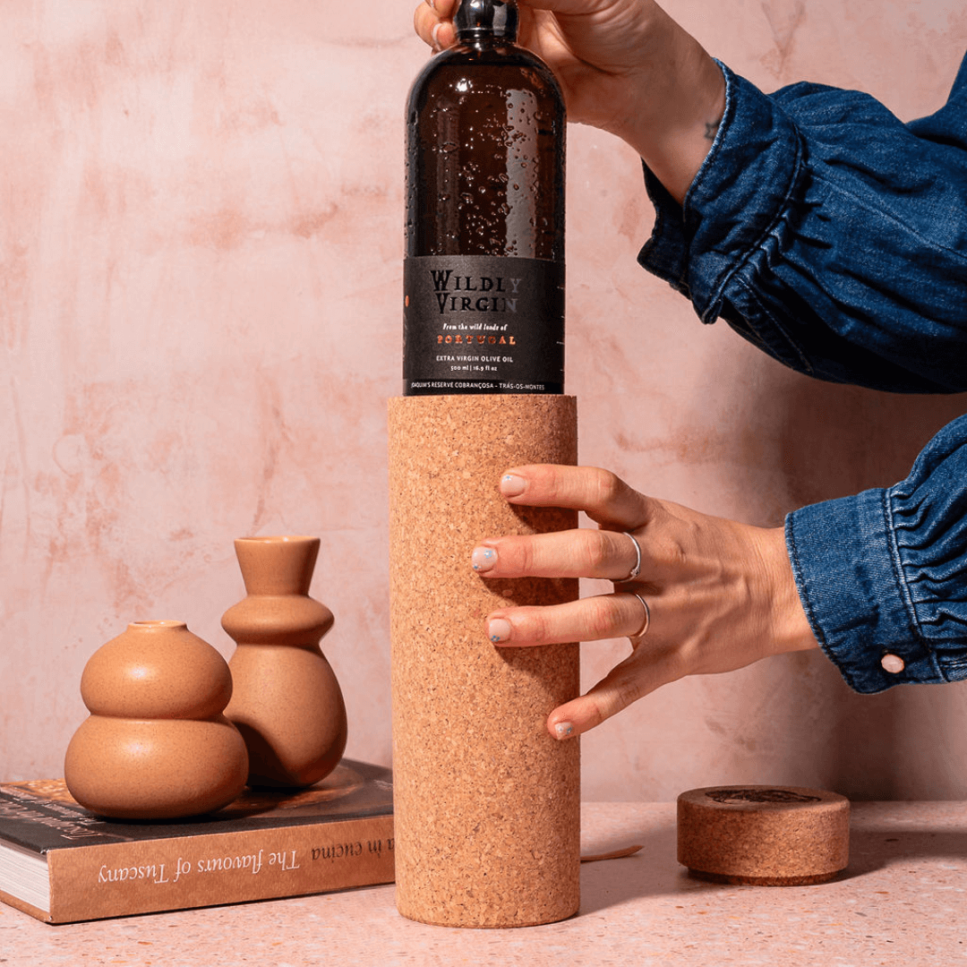 unboxing cork container